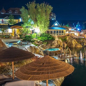What would you do with 24/7 access to 25 hot spring pools? Hike all day and soak under the stars... Take a sunrise soak and dive into a hot spring yoga class... or enjoy a deep tissue massage and soak all afternoon? At The Springs Resort, the options are endless, and the experience is yours to create. Book your stay now to experience hot springs in the springtime. | The Springs Resort
