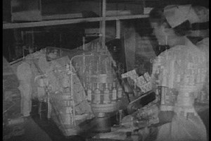 1940s Milk Packaged Cartons On Assembly 库存影片视频（100% 免版税）27859465 | Shutterstock