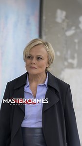 Muriel Robin revient pour de nouvelles enquêtes et la première scène de crime est une oeuvre pour le moins troublante 😲 Les premiers épisodes de Master Crimes saison 2 sont disponibles en streaming gratuit 👉 https://l.tf1.fr/k4 ✚ Pour les fans découvrez les 2 prochains épisodes en avant-première sur TF1 Premium | TF1