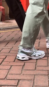 City strolls in the ASICS SportStyle GT-2160 🚶 > https://bit.ly/3ZbLqIU | size?