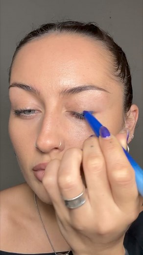 In our blue era for summer 💙 Frankie Darling queen does it again 🔥 using a selection of Spectrum brushes obviously 😉 to create a statement blue eye look! Obsessed 🦋 ⁠ https://www.spectrumcollections.com/ | Spectrum Collections