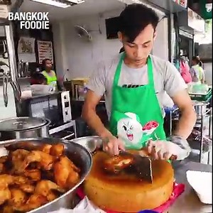 Get ready to feel HUNGRY!!!🍗🧄 | Bangkok Foodie