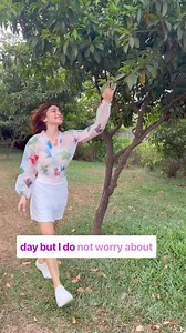 Ubtan White Haldi Face Mask With Saffron for Tan Removal - ✅ Reduces tan, blemishes & dark spots ✅ Brightens the skin ✅ Absorbs excess oil & removes impurities ✅ Naturally exfoliates & slows down ageing of the skin ✅ Makes skin smooth & luminous ✅ 100% Microplastic Free Formulation ✅ Suitable for all skin types | La Pink