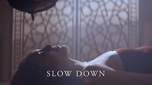 "Vi er mer opptatte av å se fremover enn å ta oss tid til å nyte hvor vi er nå" - Bill Watterson. Ro ned. #slowdownrituals https://rituals.world/2HE1eMe | Rituals Cosmetics