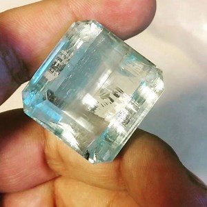 Aquamarine Weight: 140 ct Price: Rs 700 per carat #aquamarine #big #gemstones #quality #luster #amazing #love #aqua #gemstonejewelry #tag #mention #comment #likes #amazing #love #pakistan #instadaily #egypt #cairo #german #muscat #oman | KHAZRA.
