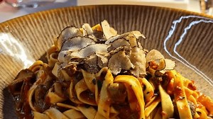 Köstliche Pasta mit Trüffeln in Bellagio,: Stockvideos & Filmmaterial (100 % lizenzfrei) 3979274891 | Shutterstock