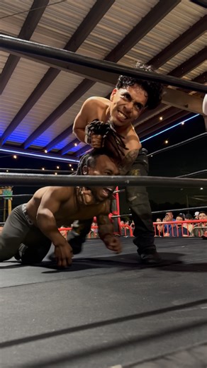 Suave puts a hurtin’ on King Clover in Houston #prowrestling | Micro Wrestling Federation