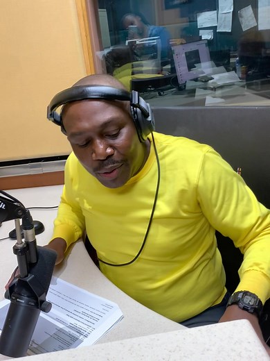 #EzweniSakhile Besikhuluma neSocial Worker uNokwanda Ndevu ngodaba lwezingane ezidlwengulwe uMalume obezihambisa esikoleni. #UkhoziFMVABS #VABS #UkhoziFM | Ukhozi FM