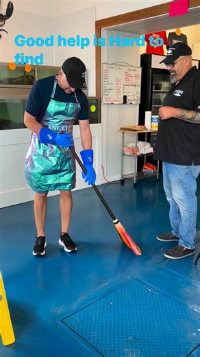 9.5K views · 1.2K reactions | Good help is hard to find. HELP ME HELP YOU 類類浪浪鸞鸞鸞 F/V Hard Merchandise FV-Tuna.com Charters Wicked Tuna | CaptDave Marciano | Facebook