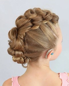 Edgy mohawk updo to try! | MetDaan