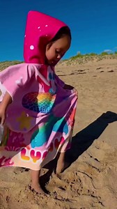 Personalized Beach Towels for Kids, Custom Microfiber Beach Towel with Name, Cute Mermaid Pool Towel with Hood, Sand Free Quick Dry Beach Towel for Boys Girls