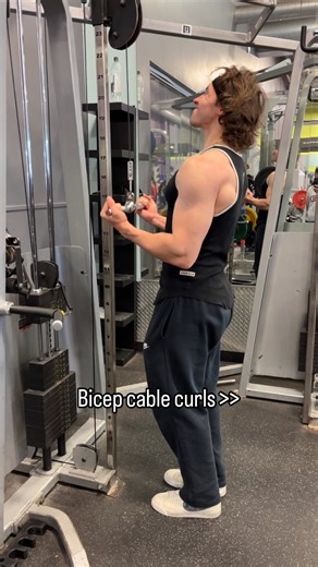 Paul Markham on Instagram: "Crazy pumps ngl DM “CHANGE” for 1:1 Online Personal Training or visit @newbody.official (link in bio) #fitness #gym #workout #gymhumor #bodybuilding"