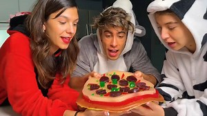 LA PIZZA DE GOMITA MAS GRANDE DEL MUNDO !!! - Alejo Igoa | Alejo Igoa Vlogs2