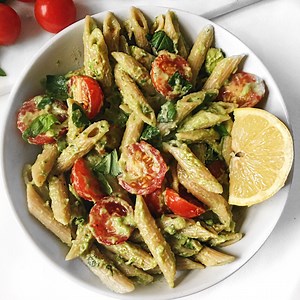 15 Minute  Avocado Basil Pasta Recipe