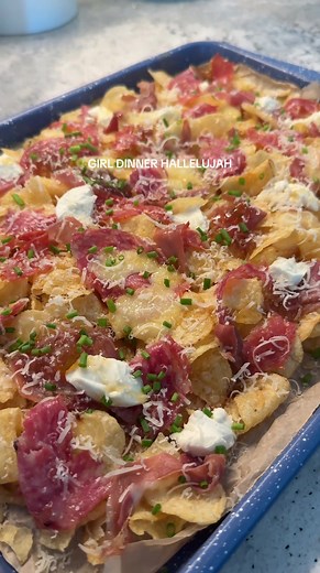 goat cheese, fig preserves, deli meat, chips, white cheddar, hot honey… hallelujah! #girldinner #charcuterienachos #easyrecipe