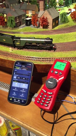 DCC軌道系統環境下實測…，藍芽控制DCC控制切換自如！實用性大推！ | M.J. Model Railroad