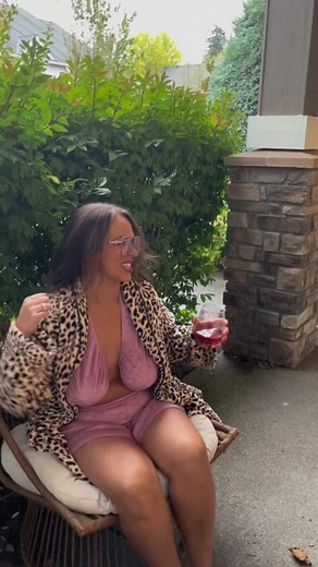 Cheers to the weekend & another girls night! 🥂#momsoftiktok #tatatowels #tatatowel #saturdaynight