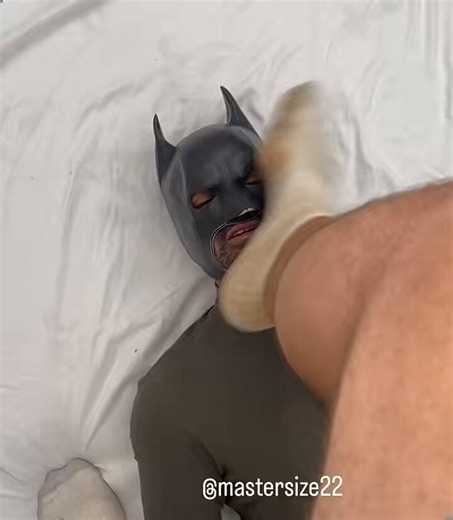 Who’s next? Yeah, ready to feel my giant size 22us foot with dirty and smelly socks in your face? 🦶🏻😏🔥Full version in my OF @GiantFeetPromo