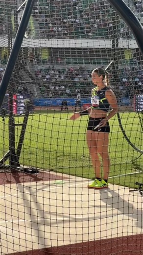 #Olympics #discusthrow champion Valarie Allman See more on http://www.athleticsnews365.com/american-discus-thrower-valarie-allman/ | Sport Babes