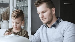 Father Son Fixing Toaster Tools Home: vídeo stock (100% livre de direitos) 3514066773 | Shutterstock