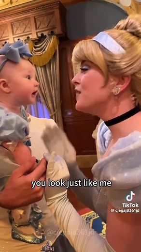 6.7K views · 225 reactions | When kids see their favorite character at Disney World 凉❤️殺 | Tony Goh | Facebook