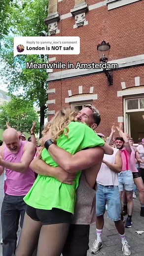 Greeted in Amsterdam: Flash Mob Fun vs. London Experience