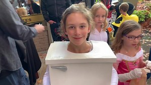 Camas Boo Bash 2019! This is our favorite costume today! It’s cool and functional! Listen closely ... 😂😂😊 Downtown Camas Association #BooBash #MyCamas | LACAMAS MAGAZINE