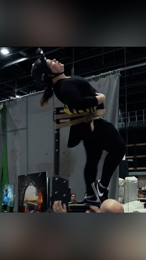 Francis on Instagram: "Melissa’s Behind-The-Scenes in The Little Mermaid 🐙 To help ya distinguish, the clips where she’s not in costume and makeup are rehearsals. And the clips where she’s wearing her costume and makeup is where she’s filming. Amazing all the people that it took to put this together. I was shocked to see so many stunt people. Also, Melissa as Ursula is so HAAWT 🔥 ©️This material belongs exclusively to Walt Disney Studios, 2023 📌The Little Mermaid is out in digital!! Available