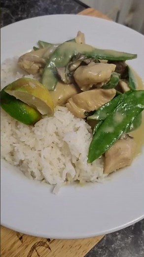 Homemade Thai Green Curry with Chicken – So Fresh, So Comforting