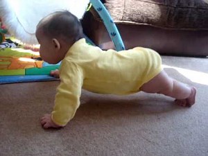 amazing baby Vanessa crawling - 5 months old