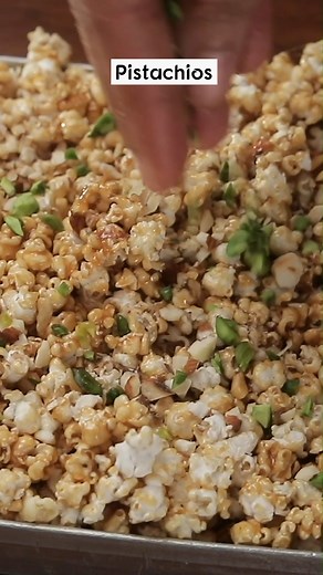 Treat your taste buds to a wholesome delight with Jowar Dhani Ki Chikki! A healthy twist to your Holi celebrations❤️️ #MilletKhazana #365DaysOfMillets #MilletwithSK #ThisYearMillets #YearOfMillets #WorldOnMillets #IndiaOnMillets #IYOM2023 #Millet #milletrecipes #jowar #jowardhani #holifood #holifestival #Holi | Sanjeev Kapoor