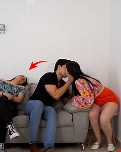 767K views · 10K reactions | Aprovechó que estaba dormida para hacer esto con su hermana. | Elsa Soto | Facebook