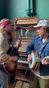 “Laundry Room” by The Avett Brothers Ol’ Read Connolly joining me on the banjo. Enjoy! 📹 Eric James | Charles Wesley Godwin