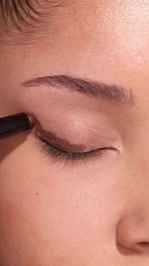 10K views · 310 reactions | How-to: a quick and easy smokey eye with our Caviar Sticks 1️⃣ Apply Coco to the lash line and outer corners 2️⃣ Apply Rosegold to the center of the lid 3️⃣ Finish with a few swipes of Caviar Mascara | Laura Mercier | Facebook