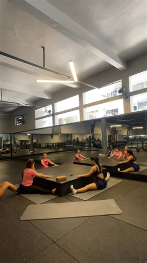 My yoga class for flexibility #khmerwomenfitness # #fitwithcoachmaly #Yoga #យករាងស្អាត | Coach Maly - ខូច មាលី