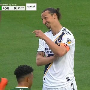 This touch from Zlatan Ibrahimović is OUTRAGEOUS 😱 | ESPN FC