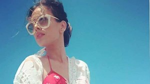 मॉनोकनी में Beach पर निया शर्मा का डांस, वीडियो वायरल