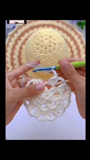 Sharing my hat crocheting skills 👍 #knitting #crochet #kreatorrel #pattern #crochetpattern #crochetersofinstagram #hobby #crochetaddict #goviral #DIY | Nando Thu