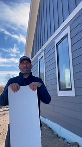 Do you have a client that is struggling to choose which LP® SmartSide® ExpertFinish® Trim & Siding colors they want on a home with a front facing garage? Try suggesting these favorite combinations! #SidingTips #ExteriorDesign #LPSmartSide #SmartSide #LPPros #LPBuildingSolutions https://bit.ly/3K0hFng | LP Building Solutions for Professionals