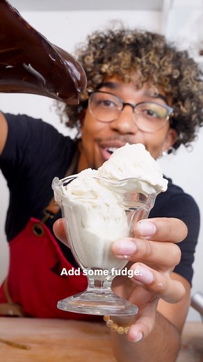 I know we are busy making the pies but don’t forget about some Homemade Vanilla Ice Cream🤤🤤 This ice cream recipe is sooo easy and taste so much better than storebought! You don’t need an ice cream maker and can make it in advance. Please don’t serve some apple pie without ice cream😩😂😂😂 Comment “recipe” and I’ll send it to your dm | Everything Just Baked