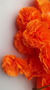 50Pcs Artificial Marigold Flower Heads Silk Marigold Flowers Dia De Los Muertos Bulk Fake Artificial Flowers with 50pcs Stem for Day of The Dead/Halloween/Cake/Desktop/wreath DIY Decorations (Orange)