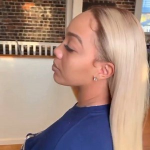 Settle sandy brown root and Blonde ombré #blondehair #ombrehair ##extensions #longhair #protectivestyles #biege #wigs #inches | HairbyNakita | Facebook