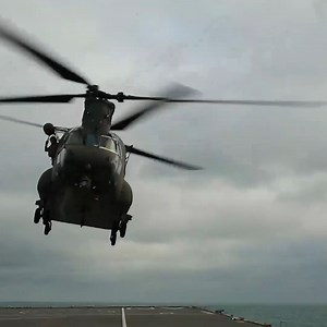 🚁 Wokka Wednesday! 🚁 J Company 42 Commando fast roping HMS Albion 👇 🎥 MOD | BFBS Radio