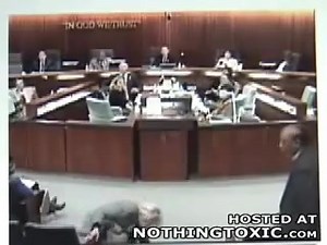 La vieja Flopeadora, de quién es abuela esta señora? | El Vacilon de la NBA