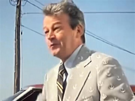 The mayor from Jaws, in his anchor blazer, gives his holiday weekend beach update. #YachtRockRadio #YachtRock | Yacht Rock Radio