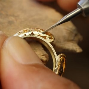 Custom made diamond jewelry - how diamond ring is made part 15 | The hallmark