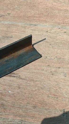 The 90 degree joint trick for angle iron | Welderman