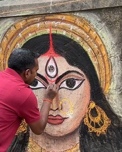 Wow, check out this incredible piece of art! Can you believe it's made with just sidewalk chalk? This amazing creation won't last forever, though – rain showers will wash it away in a flash. So come see it before it's gone! #chalkart #streetart #getoutside #amazement | Chandan Art Academy | Facebook