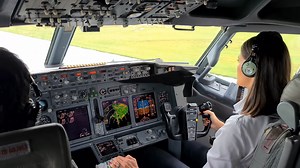 Boeing B737 Landing Girl Pilot Landing in Paris Charles de Gaulle Airport | Aviation Attract