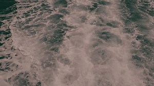 clip-3597334795-water-wave-foam-back-boat